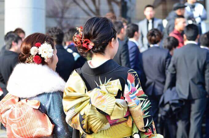 成人式ってなんでやるの? 成人式ってなんでやるの?
